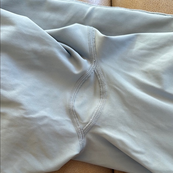 Base Pace High Rise 8” Reflective Short - Picture 5 of 6